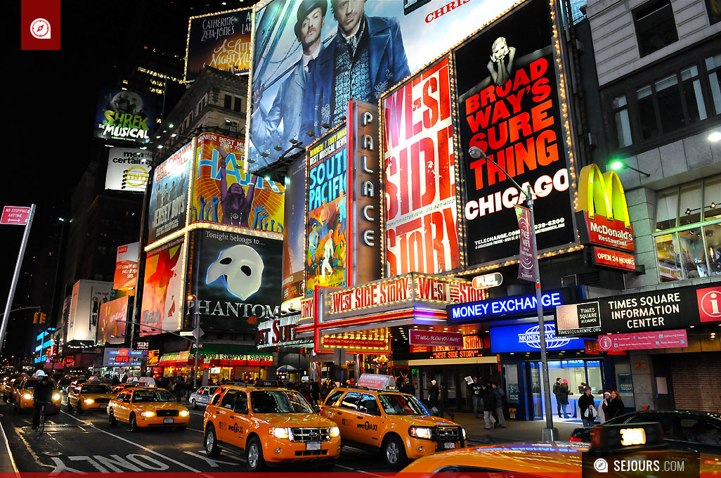 Taxis sur Times Square à New York