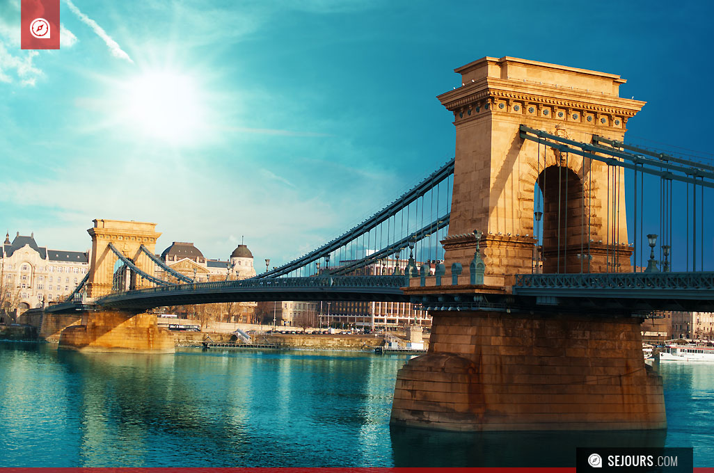 Pont des Chaînes dans la ville de Budapest