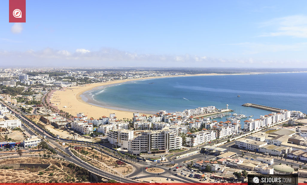 La plage et le port