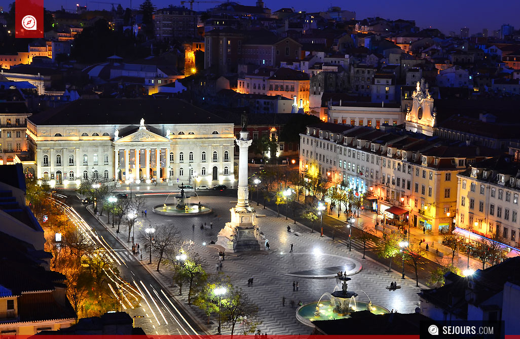 Place Rossio et Théâtre Maria II